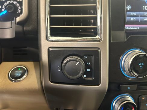 Used 2015 Ford F150 Lariat w/ Equipment Group 502A Luxury AWD/4WD image 16