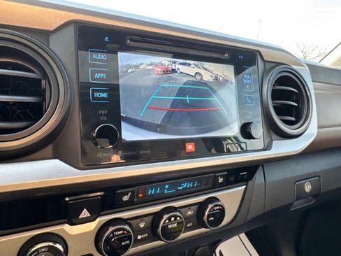 Used 2017 Toyota Tacoma Limited image 23