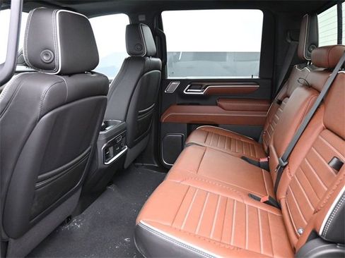 Used 2025 GMC Sierra 2500 Denali Ultimate image 11