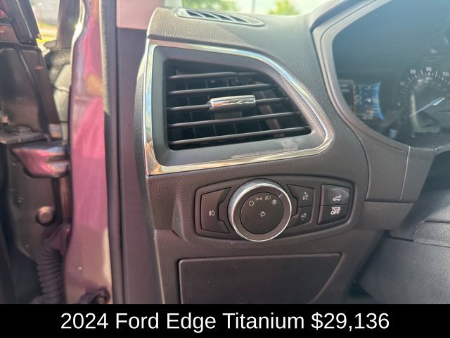 Used 2024 Ford Edge Titanium AWD/4WD image 15