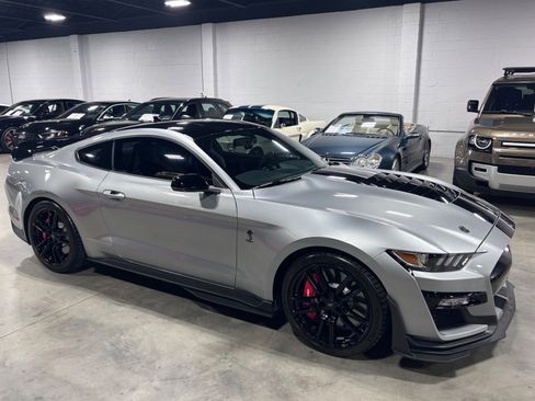 Used 2022 Ford Mustang Shelby GT500 w/ Technology Package image 23
