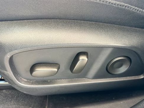 Used 2025 Chevrolet Equinox LT w/ Convenience Package II FWD image 13