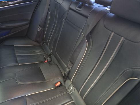 Used 2019 BMW 540i w/ M Sport Package image 18