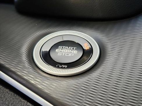 New 2025 Jeep Grand Cherokee Altitude image 12