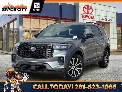 Used 2025 Ford Explorer ST-Line image 1