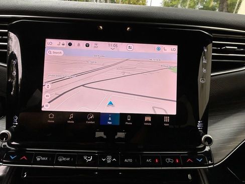 Used 2024 Jeep Wagoneer Series II w/ Flexible Seating Group image 25