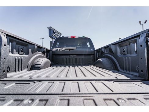 Used 2025 Ford F250 XLT w/ Black Appearance Package image 29