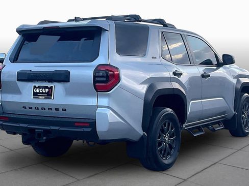 Used 2025 Toyota 4Runner SR5 AWD/4WD image 13