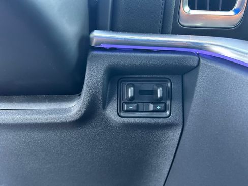 Used 2025 Ford Expedition Tremor AWD/4WD image 17