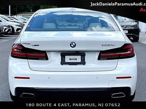 Used 2021 BMW 530e xDrive w/ Premium Package AWD/4WD image 4