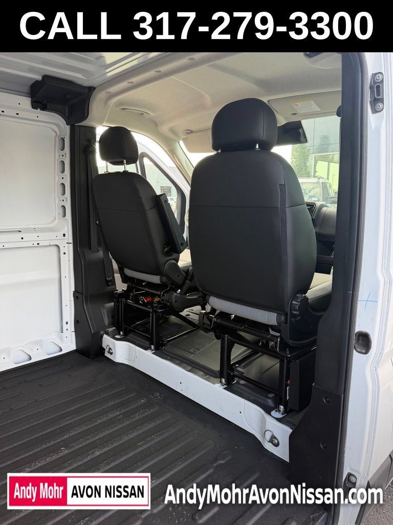 Used 2025 RAM ProMaster 2500 w/ Convenience Group FWD image 9