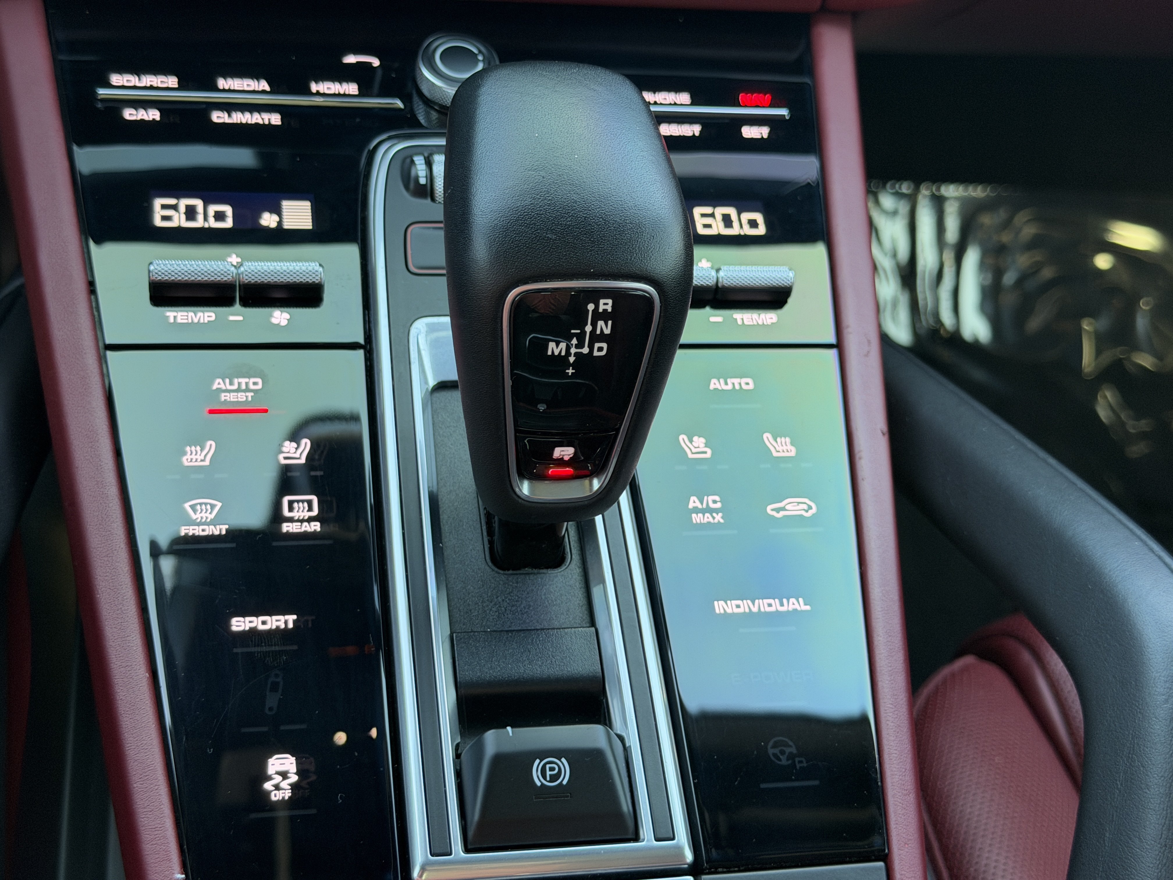 Used 2019 Porsche Cayenne AWD/4WD image 30
