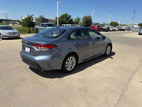 Used 2026 Toyota Corolla LE w/ LE Premium Package FWD image 7