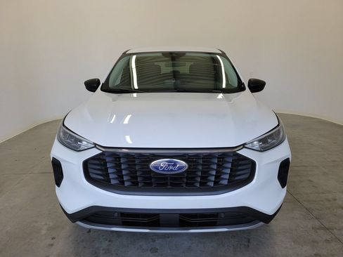 Used 2024 Ford Escape Active AWD/4WD image 2