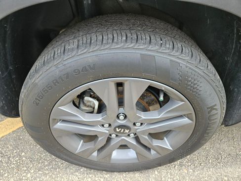 Used 2021 Kia Seltos S AWD/4WD image 11