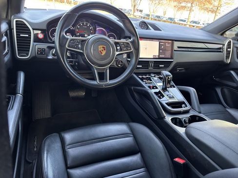Used 2021 Porsche Cayenne Base image 16