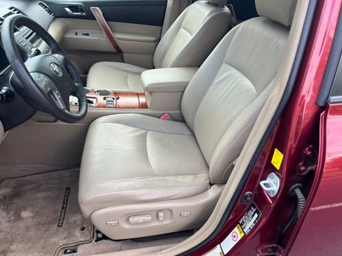 Used 2010 Toyota Highlander Limited AWD/4WD image 10