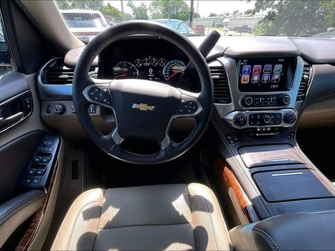 Used 2017 Chevrolet Suburban Premier AWD/4WD image 7