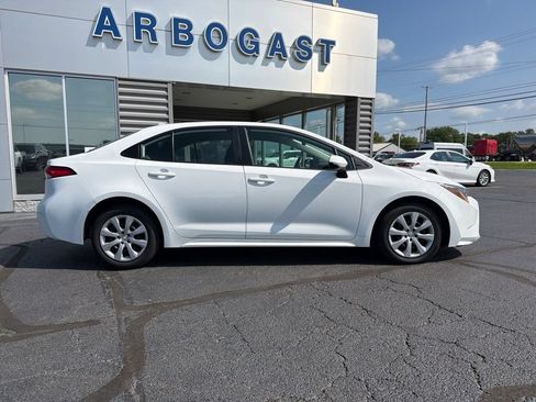 Used 2024 Toyota Corolla LE FWD image 5
