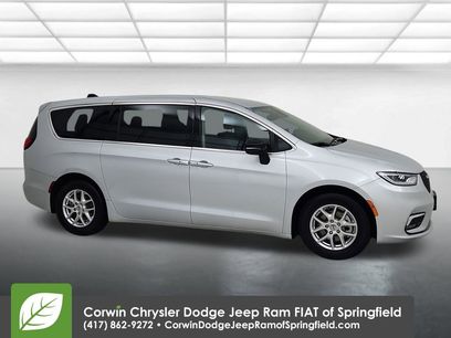 Certified 2024 Chrysler Pacifica Touring-L