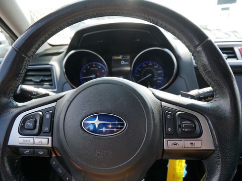 Used 2017 Subaru Outback 2.5i Premium AWD/4WD image 25