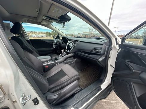 Used 2025 Subaru Outback Premium AWD/4WD image 30