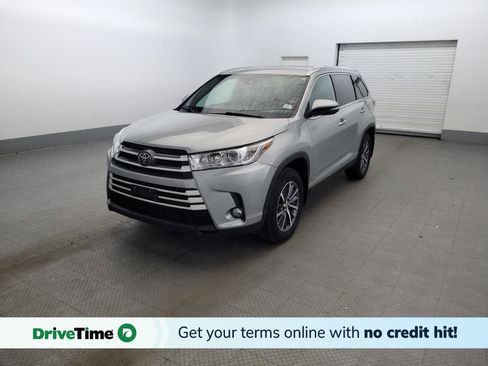 Used 2019 Toyota Highlander XLE AWD/4WD image 1