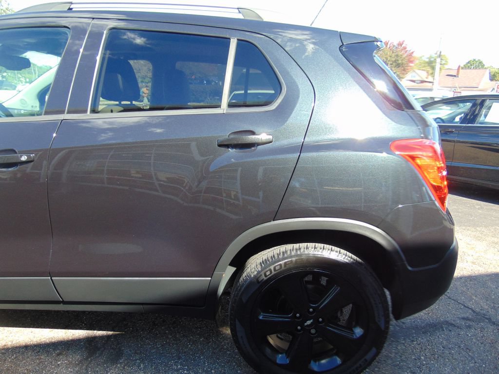 Used 2016 Chevrolet Trax LTZ w/ Midnight Edition AWD/4WD image 13