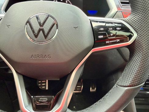 Used 2022 Volkswagen Tiguan SE R-Line AWD/4WD image 35