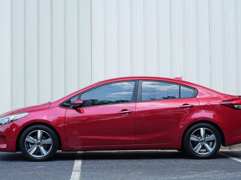 Used 2018 Kia Forte S w/ S Technology Plus Package FWD image 8