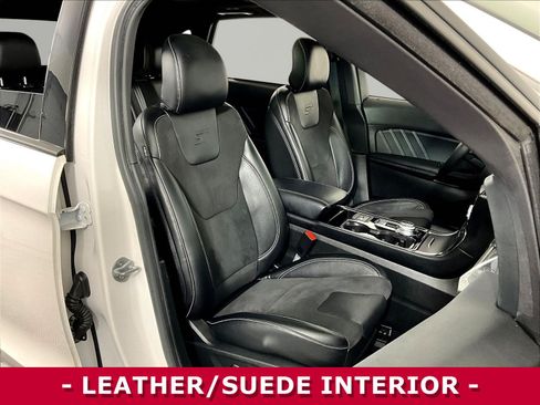 Used 2019 Ford Edge ST w/ Equipment Group 401A AWD/4WD image 29
