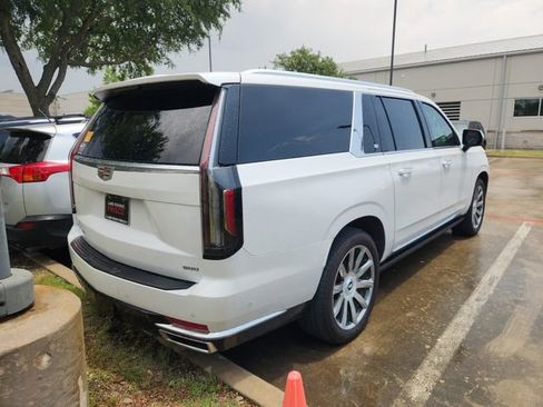 Used 2022 Cadillac Escalade ESV Premium Luxury Platinum AWD/4WD image 3
