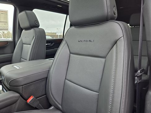 New 2026 GMC Yukon XL Denali AWD/4WD image 16