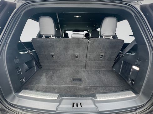 Used 2023 Lincoln Navigator 4WD image 28
