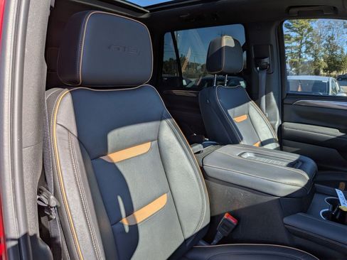 Used 2024 GMC Yukon AT4 w/ Technology Package AWD/4WD image 39