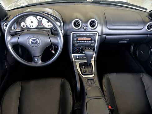 Used 2003 MAZDA MX-5 Miata RWD image 17