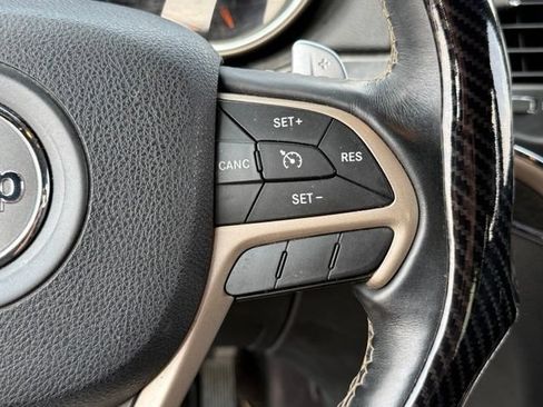 Used 2017 Jeep Grand Cherokee Limited AWD/4WD image 29