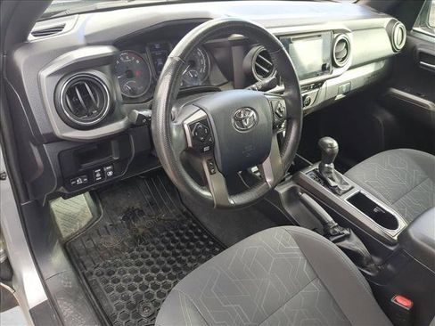 Used 2017 Toyota Tacoma SR5 image 12