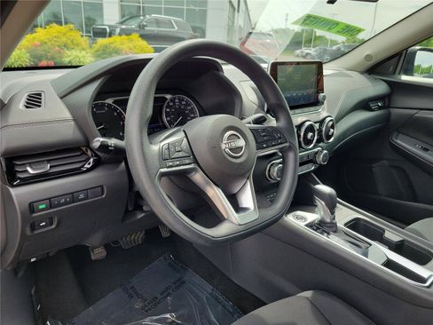 Used 2024 Nissan Sentra SV FWD image 18