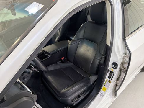 Used 2020 Lexus ES 300h w/ Premium Package image 10