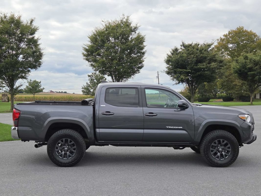 Used 2023 Toyota Tacoma SR5 AWD/4WD image 10