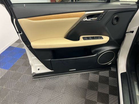Used 2022 Lexus RX 350L FWD w/ Premium Package image 5