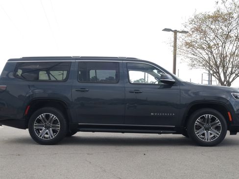 Used 2024 Jeep Wagoneer L Series II image 6