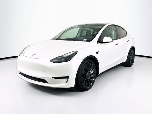 Used 2022 Tesla Model Y Performance AWD/4WD image 3