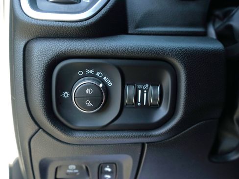 Used 2023 RAM 1500 Laramie AWD/4WD image 13