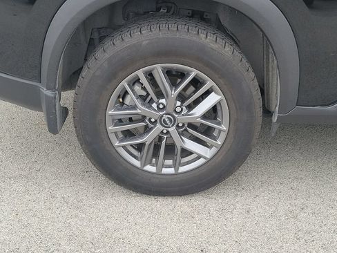Used 2024 Nissan Rogue S AWD/4WD image 5