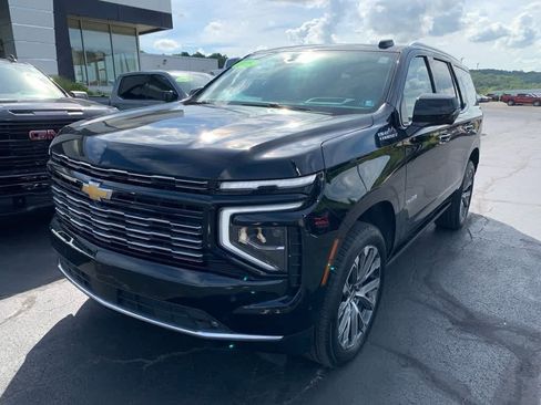 Used 2025 Chevrolet Tahoe High Country AWD/4WD image 8