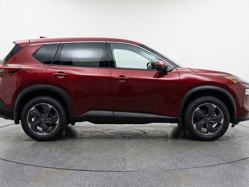 Used 2025 Nissan Rogue SV FWD image 11