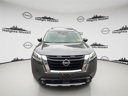 Used 2022 Nissan Pathfinder Platinum w/ Cargo Package AWD/4WD image 10