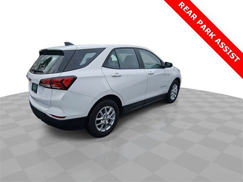 Certified 2024 Chevrolet Equinox LS w/ Driver Confidence II Package image 8